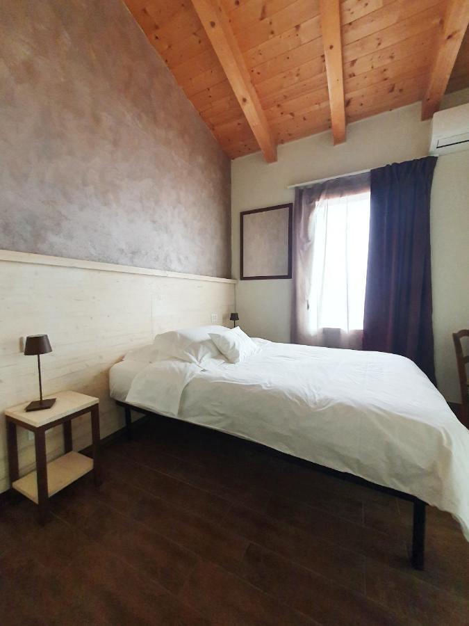 Osteria E Locanda Del Viaggiatore 鲁西 外观 照片