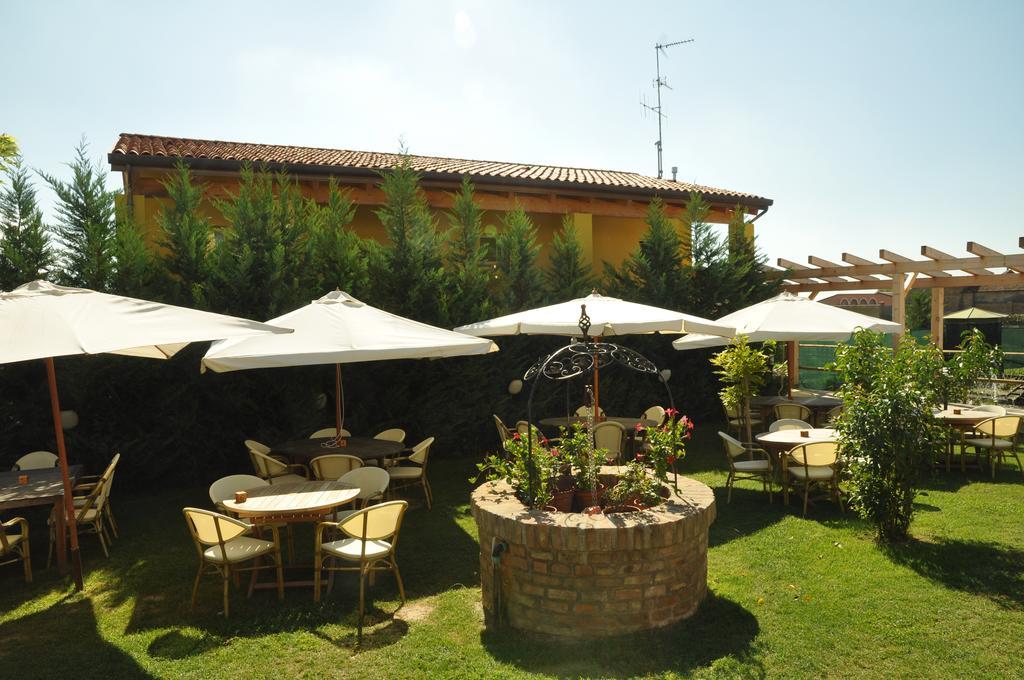 Osteria E Locanda Del Viaggiatore 鲁西 外观 照片