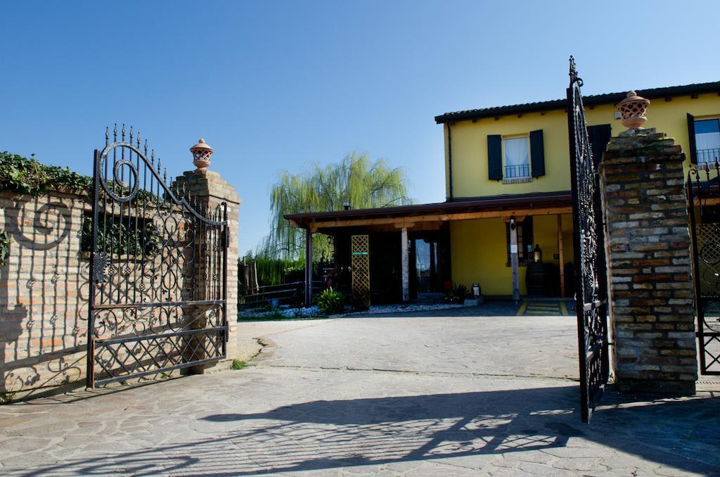 Osteria E Locanda Del Viaggiatore 鲁西 外观 照片